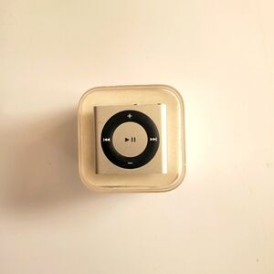 Ipod shuffle 2nd gen silver